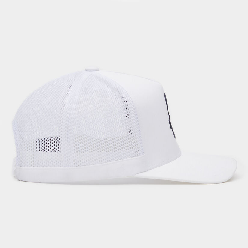 SKULL & T'S TRUCKER image number 4
